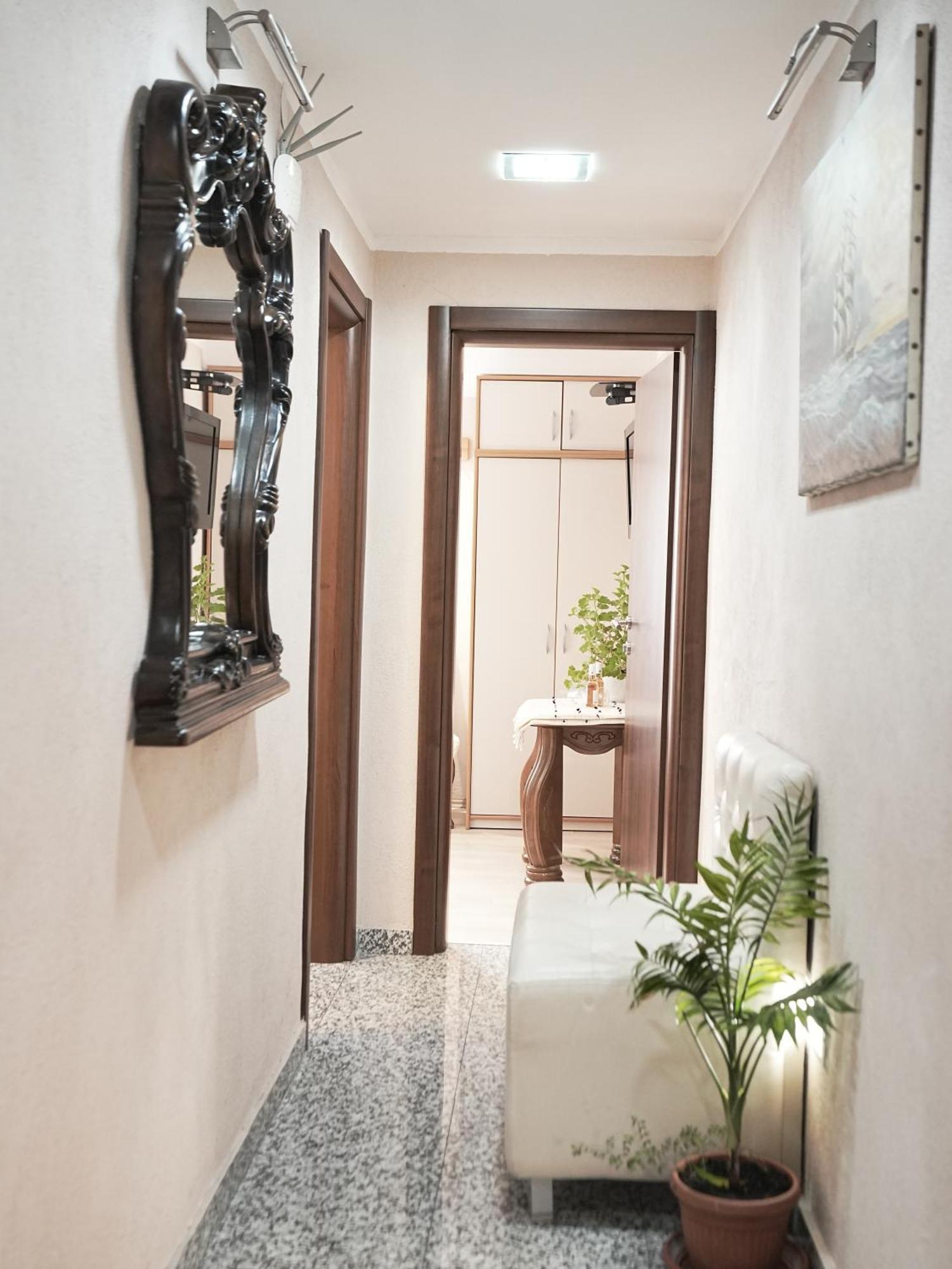 Novi Svet Apartment โกตอร์ ภายนอก รูปภาพ