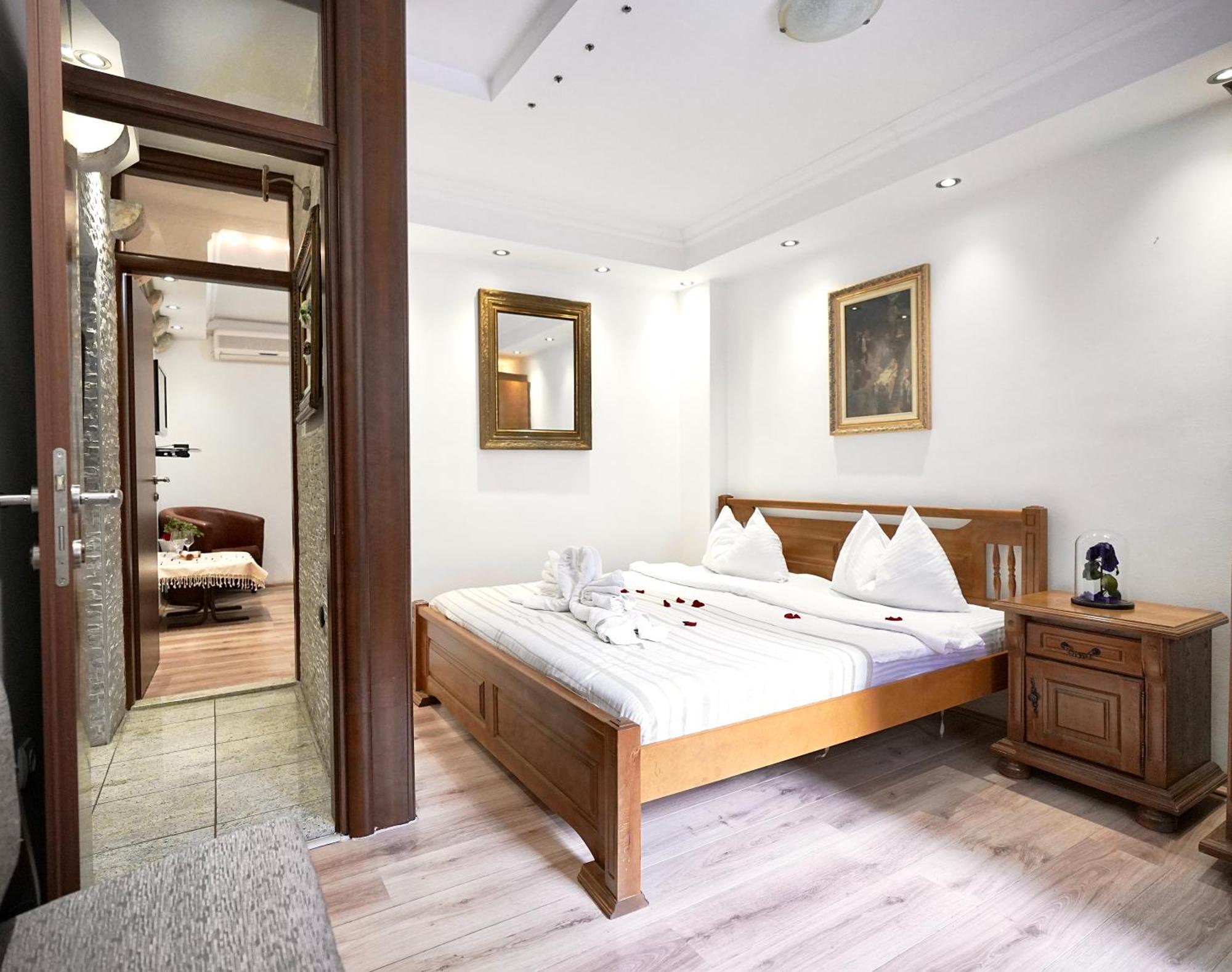 Novi Svet Apartment โกตอร์ ภายนอก รูปภาพ