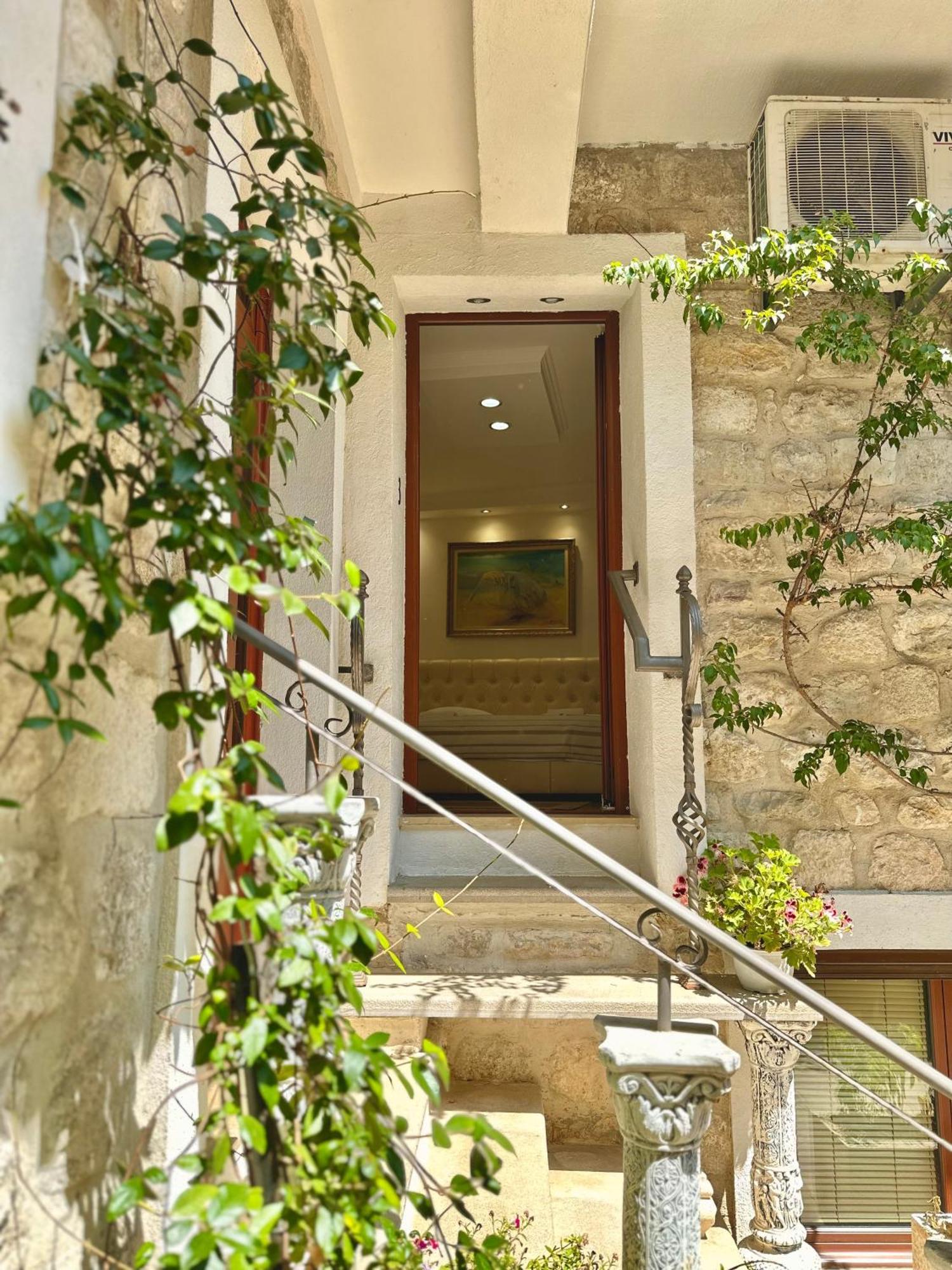 Novi Svet Apartment โกตอร์ ภายนอก รูปภาพ